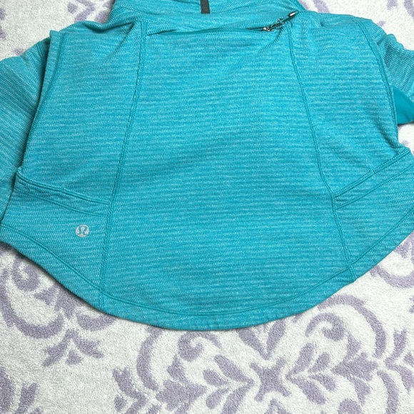 Lululemon Base Runner 1/2 Zip
Mini Check Pique Surge Heathered Surge / Surge - Picture 8 of 9